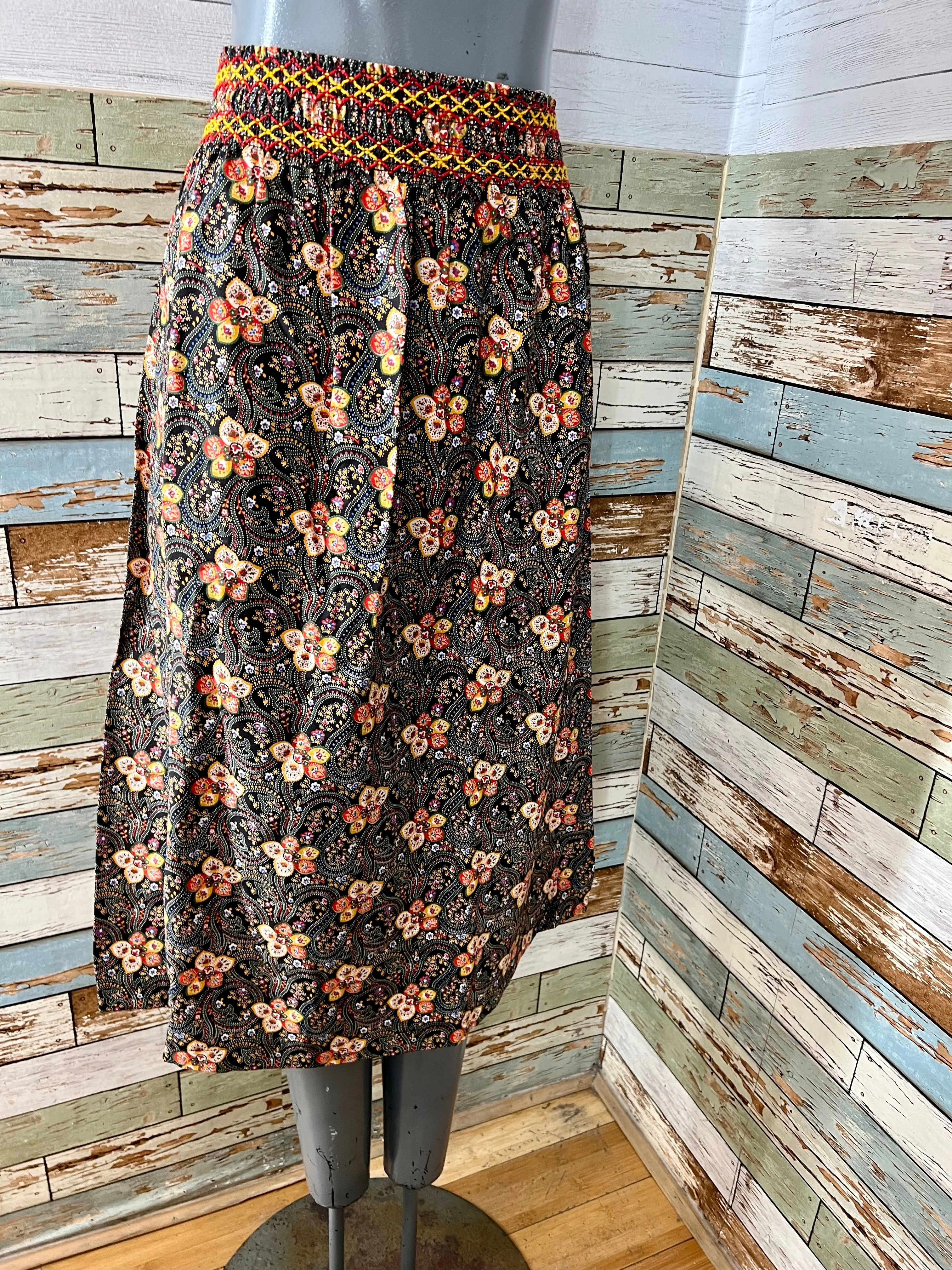 70’s Black with Red And Yellow Cinch Elastic Small Flowers Waist Skirt