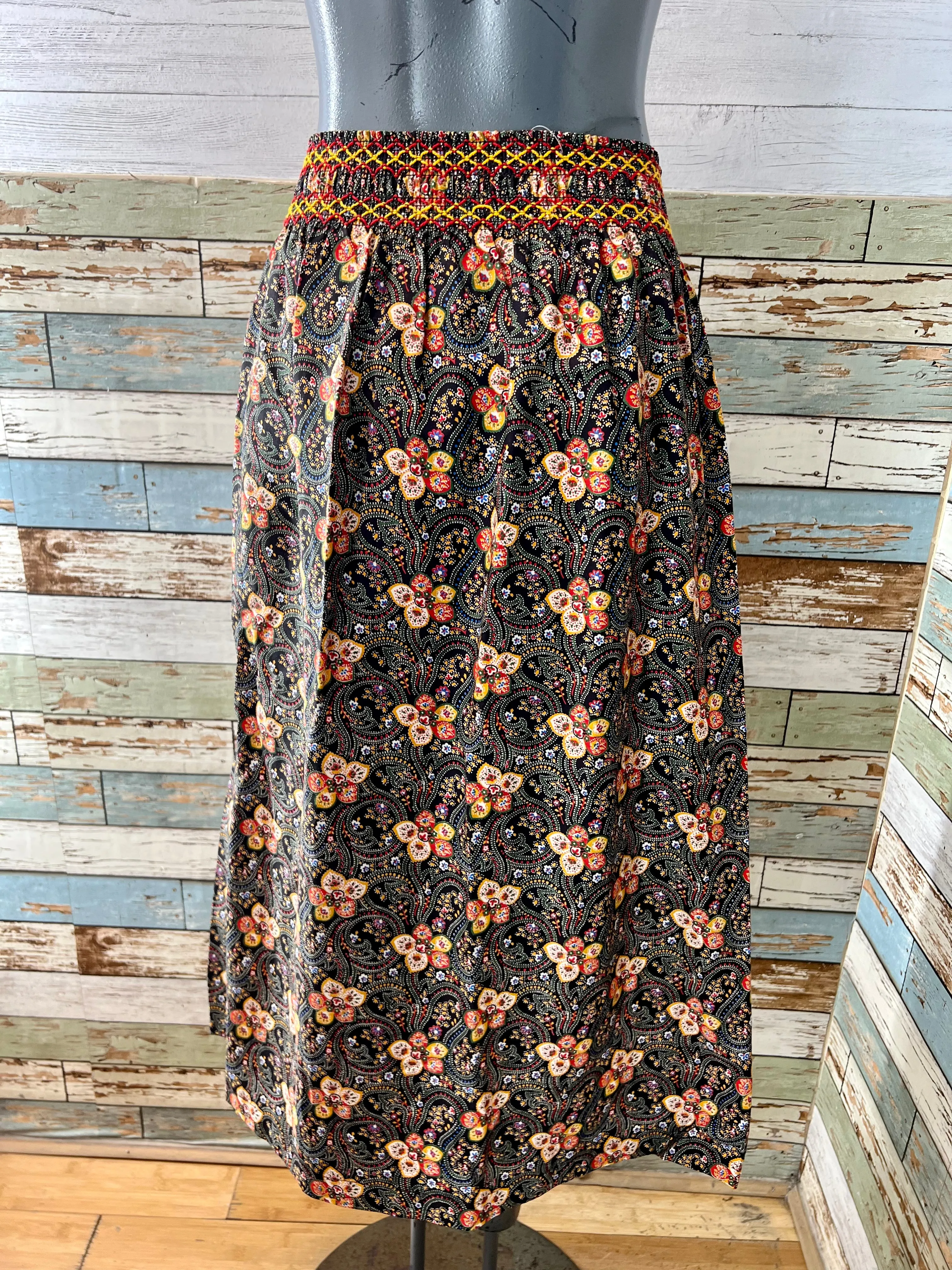 70’s Black with Red And Yellow Cinch Elastic Small Flowers Waist Skirt