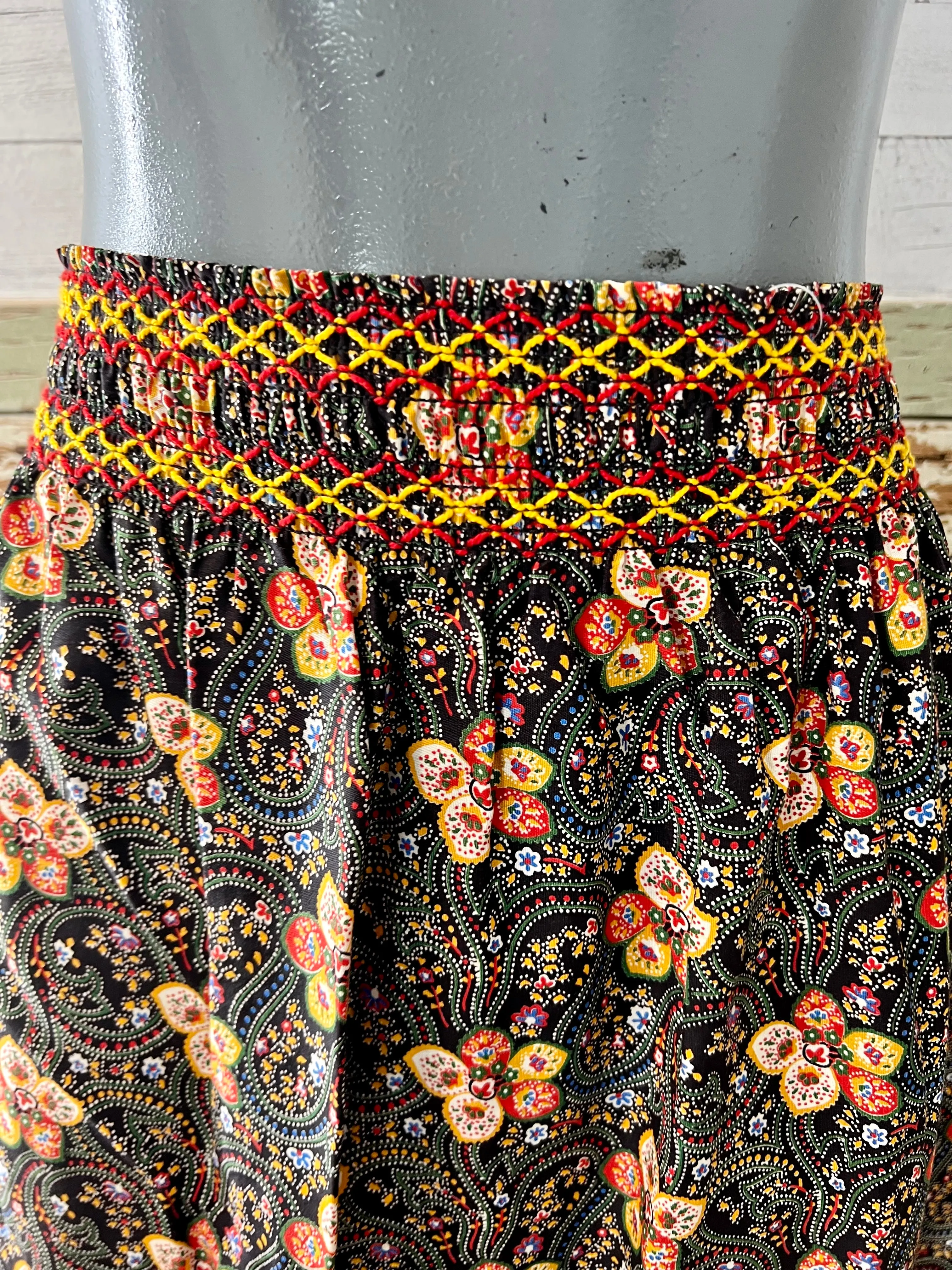 70’s Black with Red And Yellow Cinch Elastic Small Flowers Waist Skirt