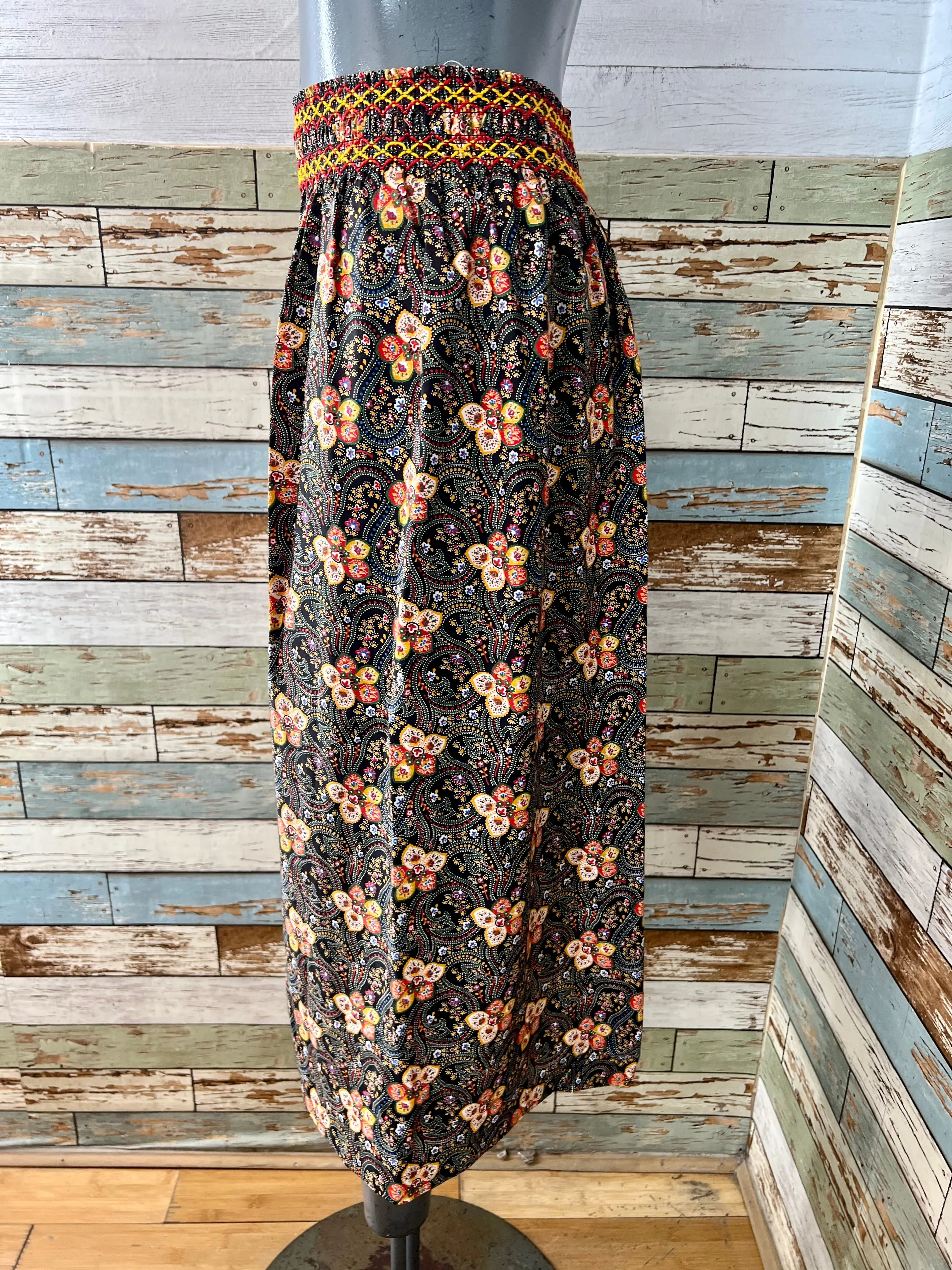 70’s Black with Red And Yellow Cinch Elastic Small Flowers Waist Skirt