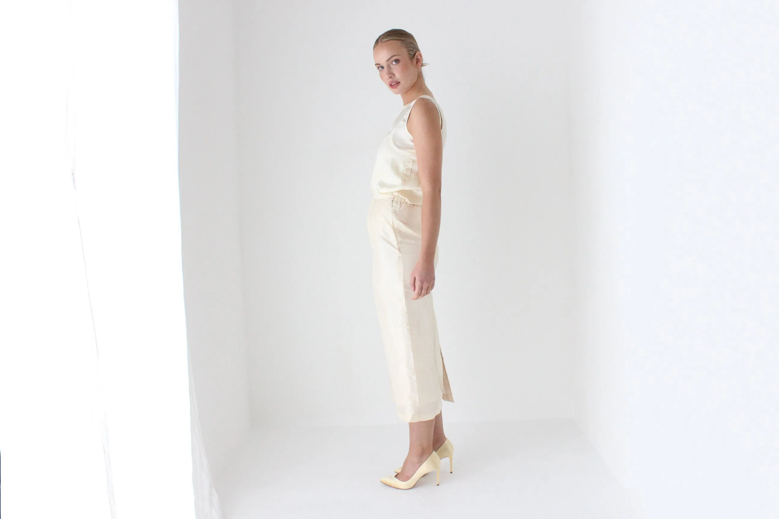 90s Cream Crinkle Taffeta Column Skirt