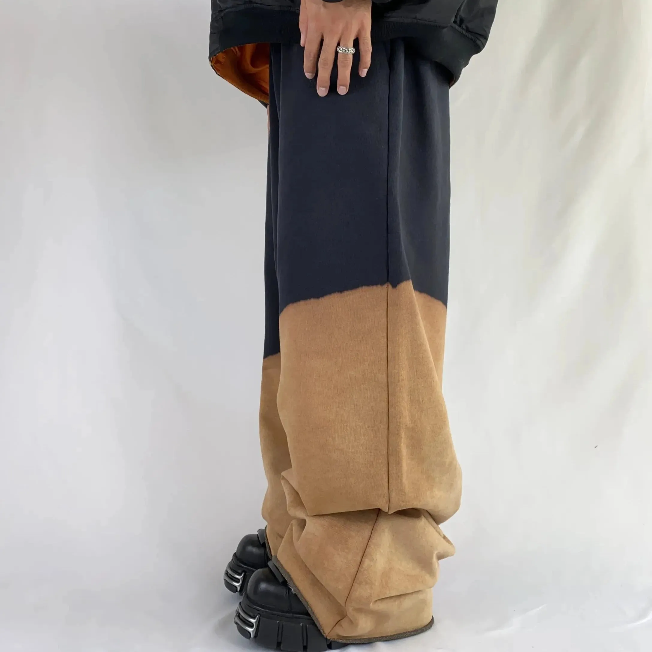 BLEACHED SWEATPANTS