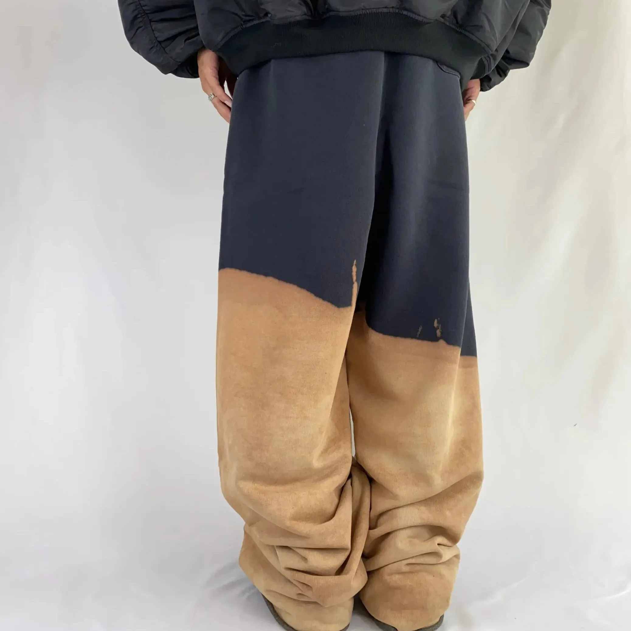 BLEACHED SWEATPANTS