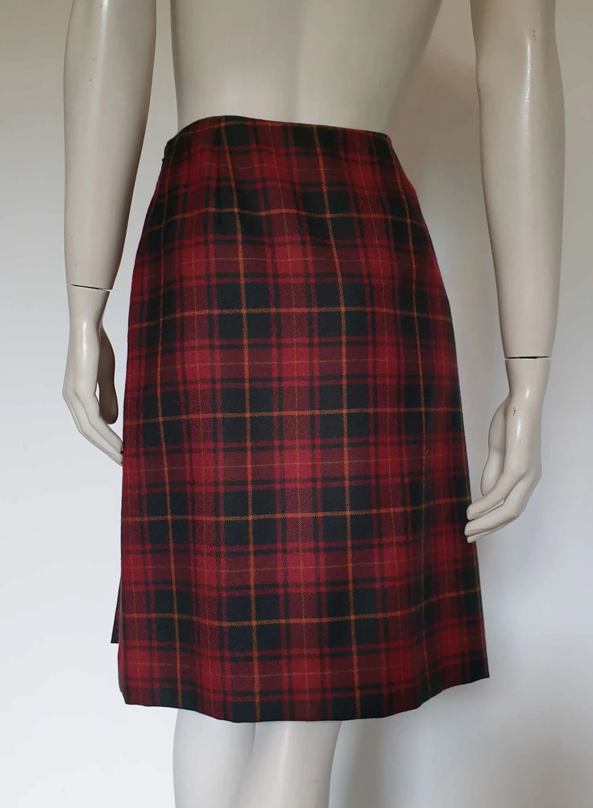Classic Brooks Brothers Red Plaid Pleated Wool Skirt - M