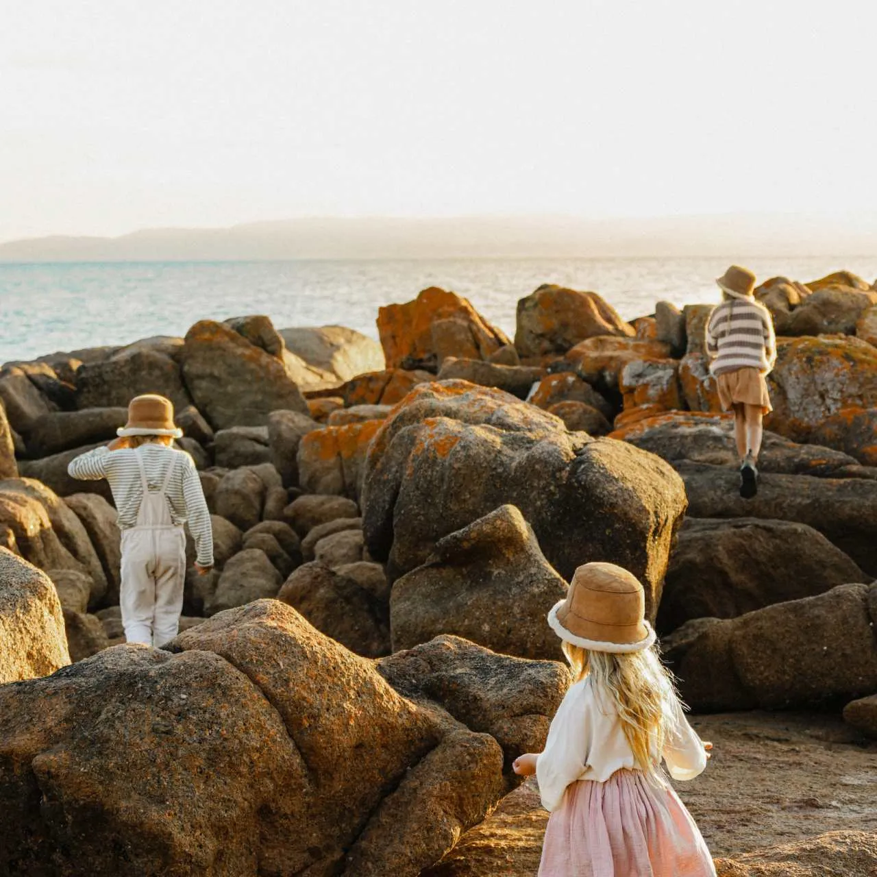 Little Teddy Chestnut | Kids UGG Bucket Hat
