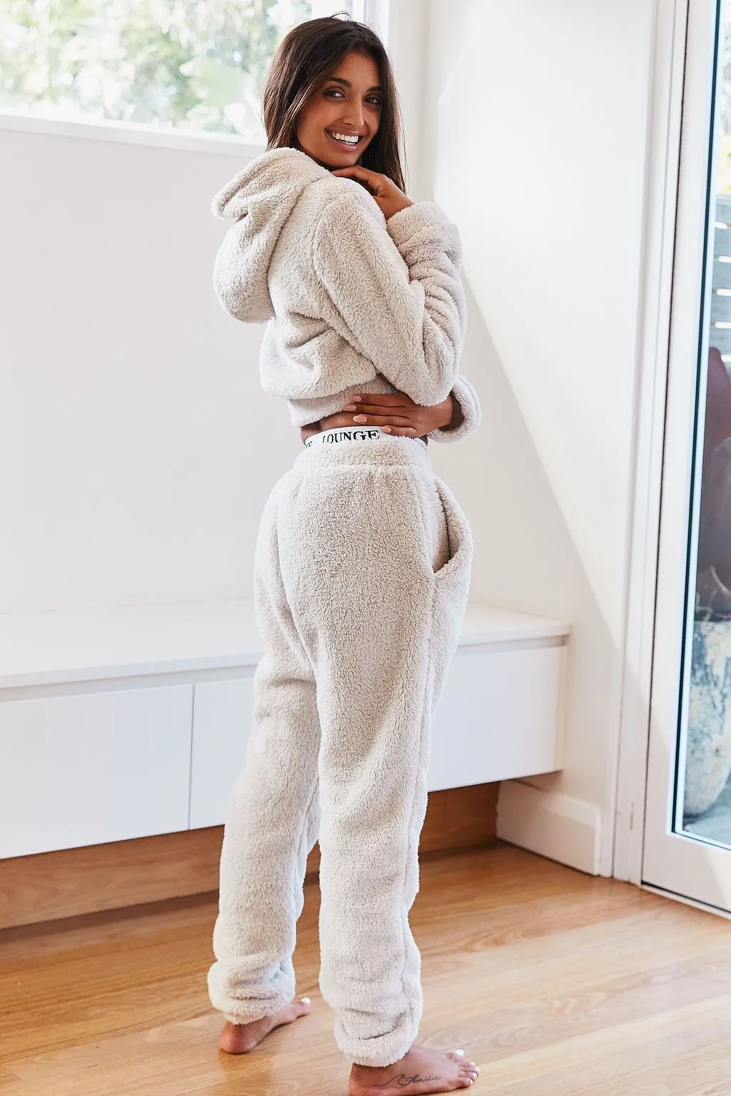 Oatmeal Cream Teddy Cropped Hoody
