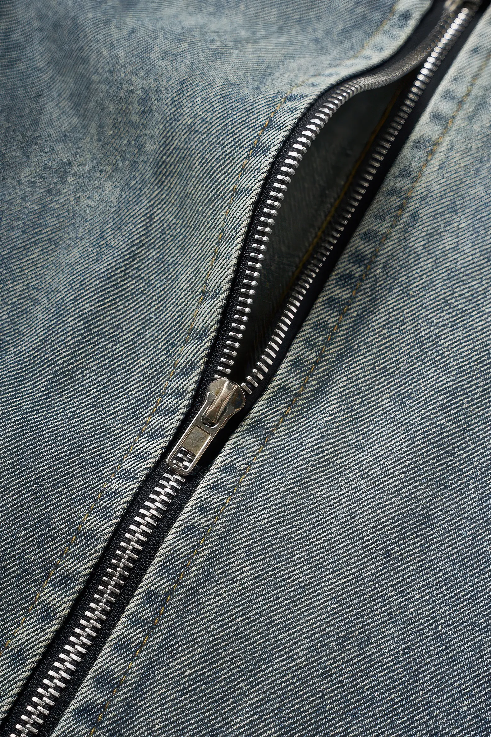 Short Raw Hem Denim Jacket – 2024 Collection