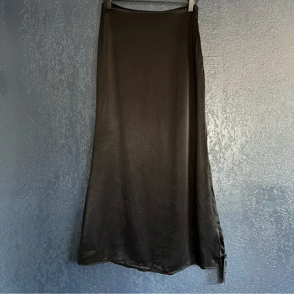 SzXS NA-KD Midi Satin Skirt
