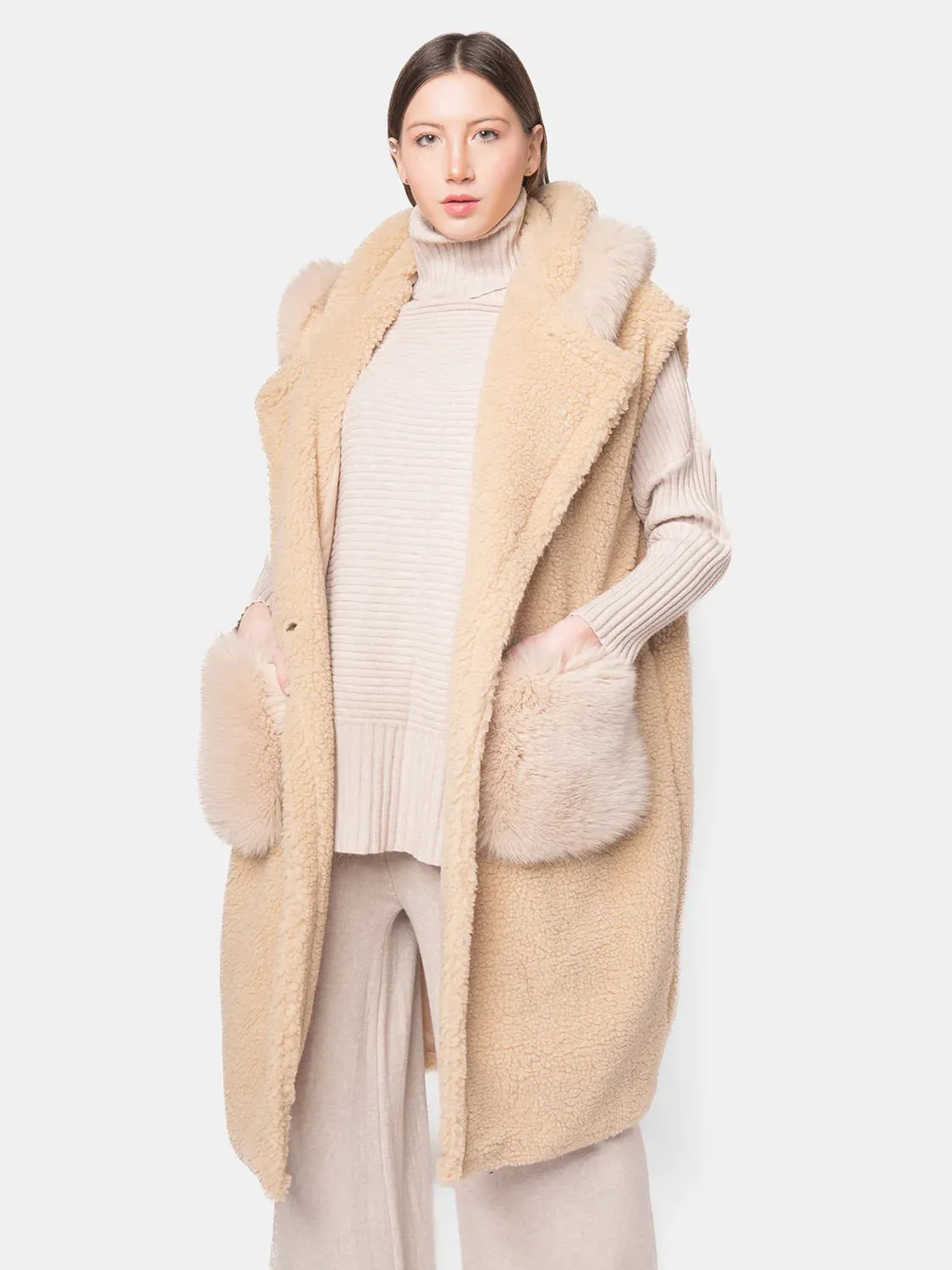 Teddy sleeveless with cap-cream