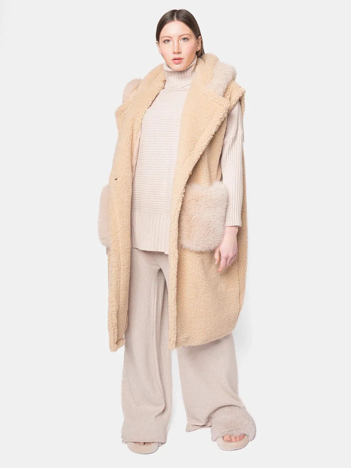 Teddy sleeveless with cap-cream
