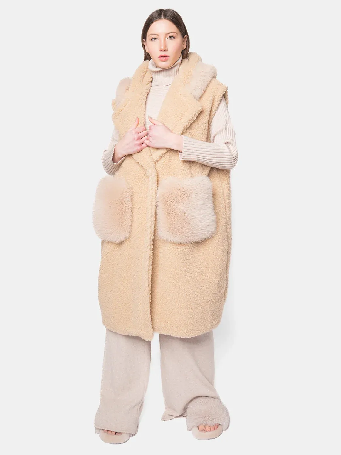 Teddy sleeveless with cap-cream