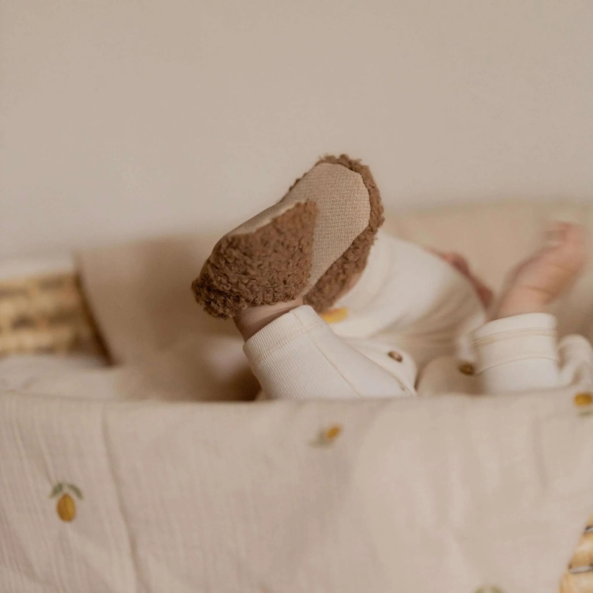 Vegan Shoes - Isii_bla X Cosy Roots - Teddy Shoes - Chocolate
