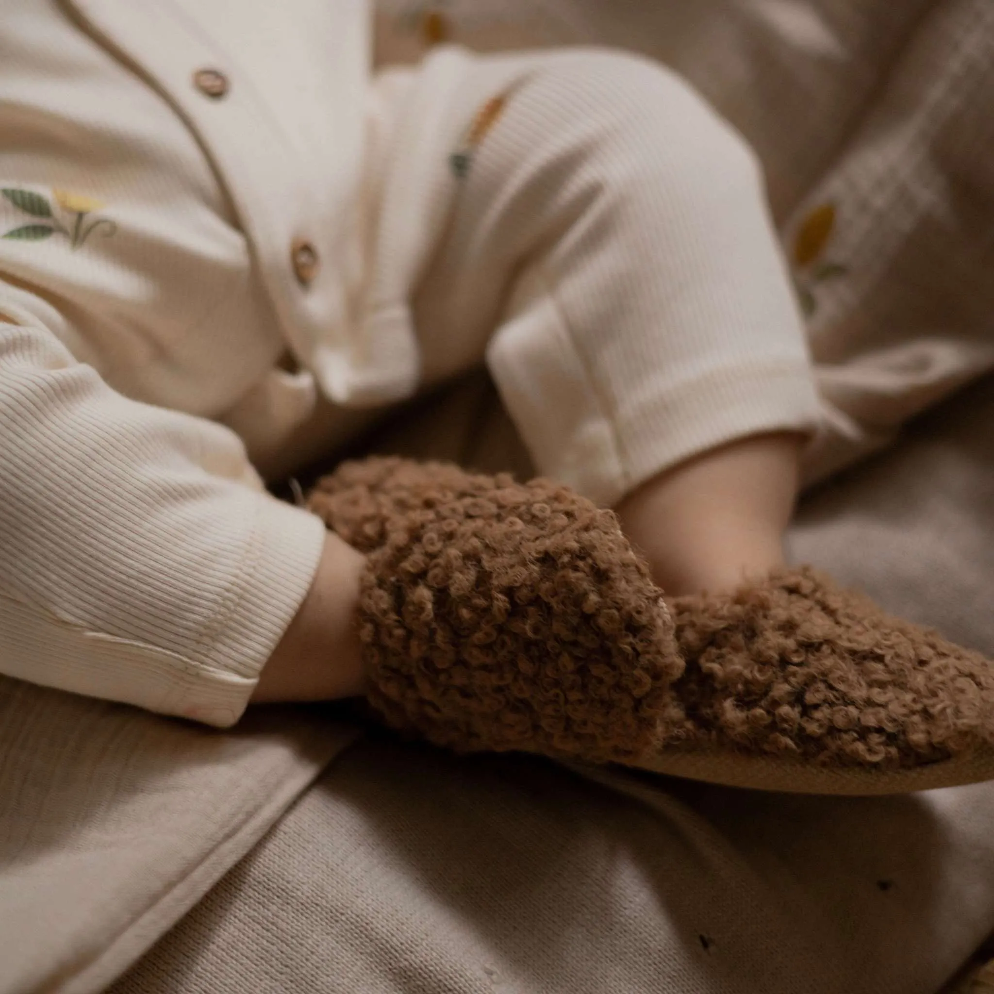 Vegan Shoes - Isii_bla X Cosy Roots - Teddy Shoes - Chocolate