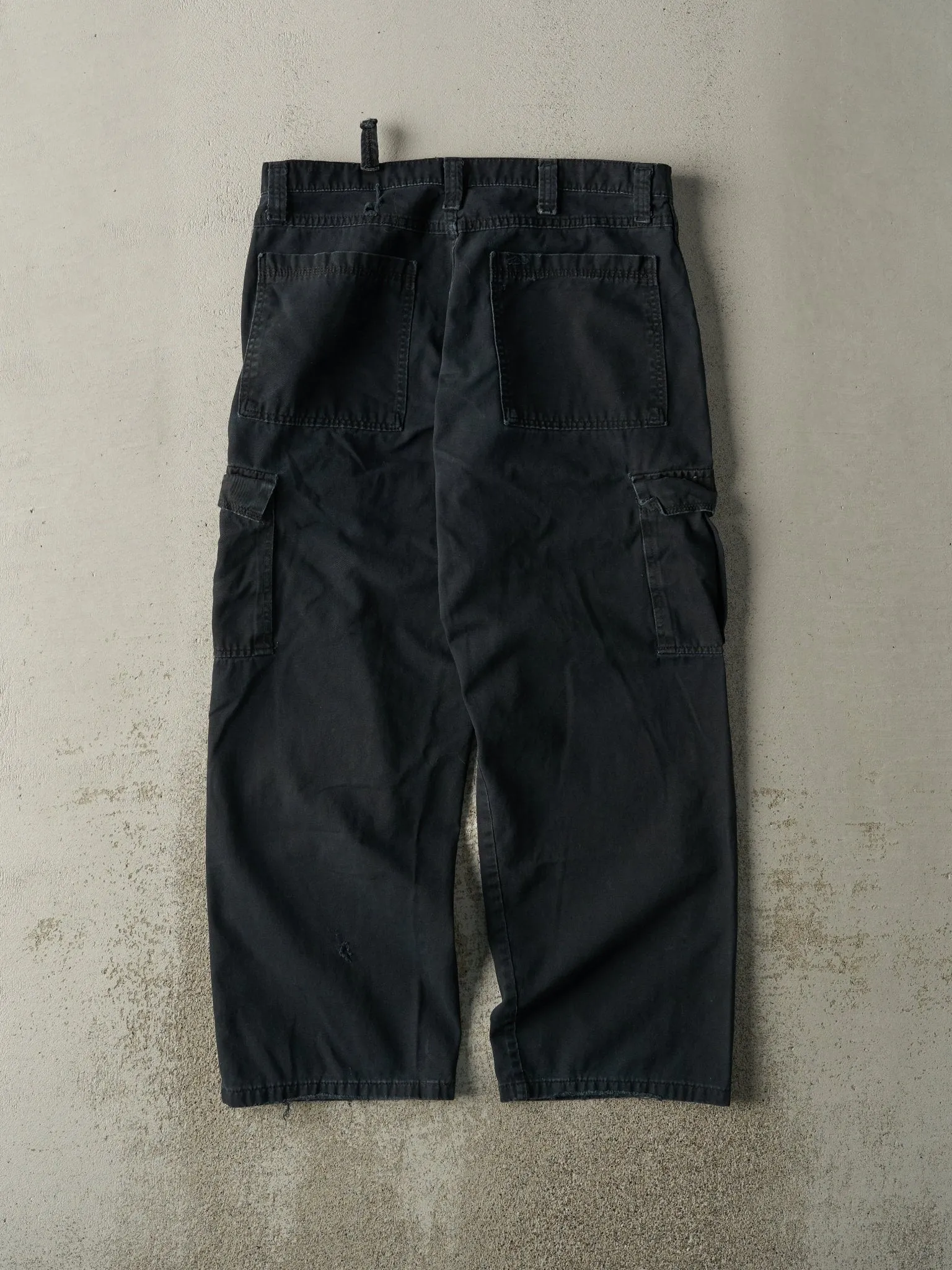 Vintage Y2K Faded Black Wrangler Cargo Pants (34x28.5)