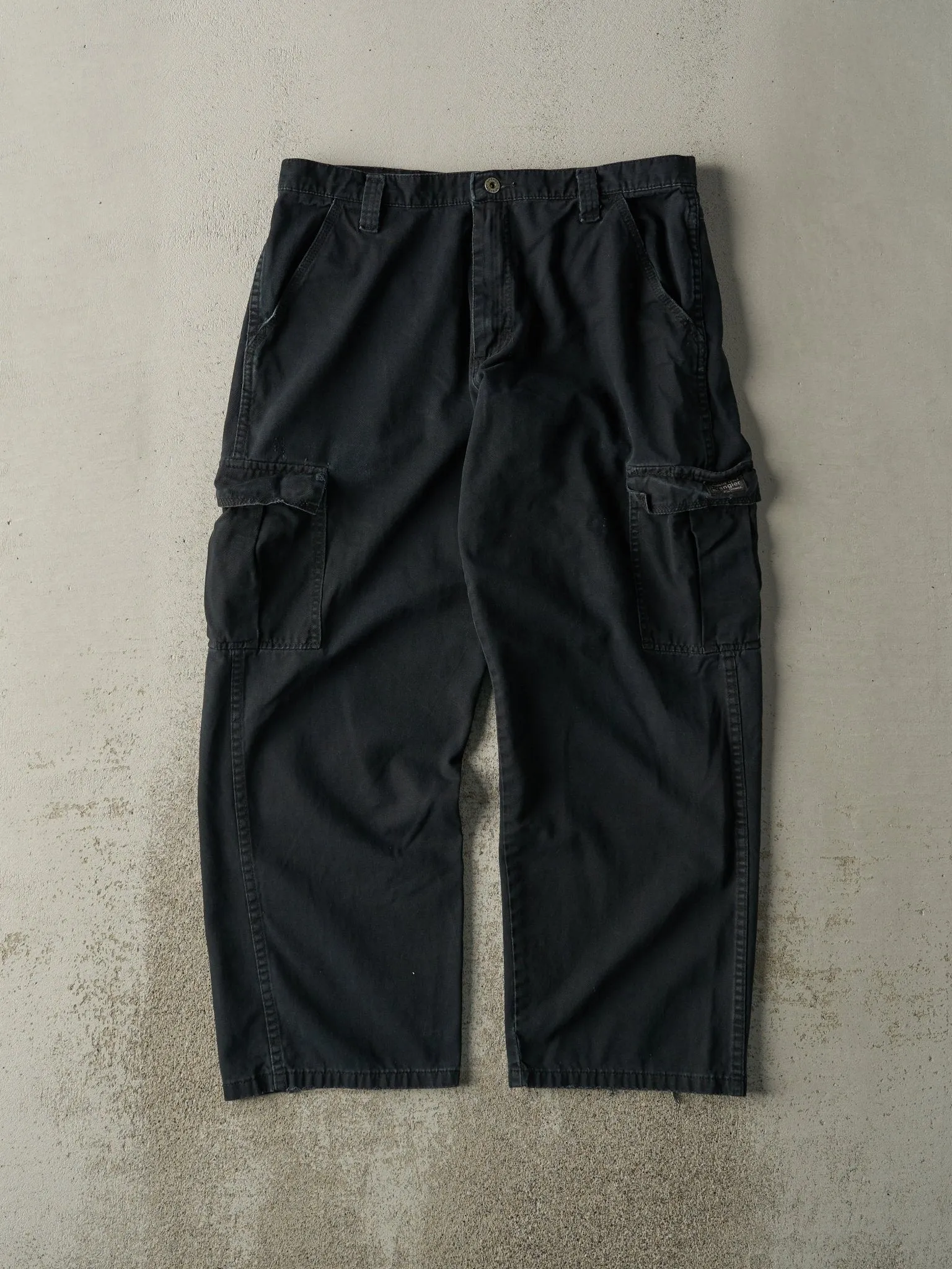 Vintage Y2K Faded Black Wrangler Cargo Pants (34x28.5)