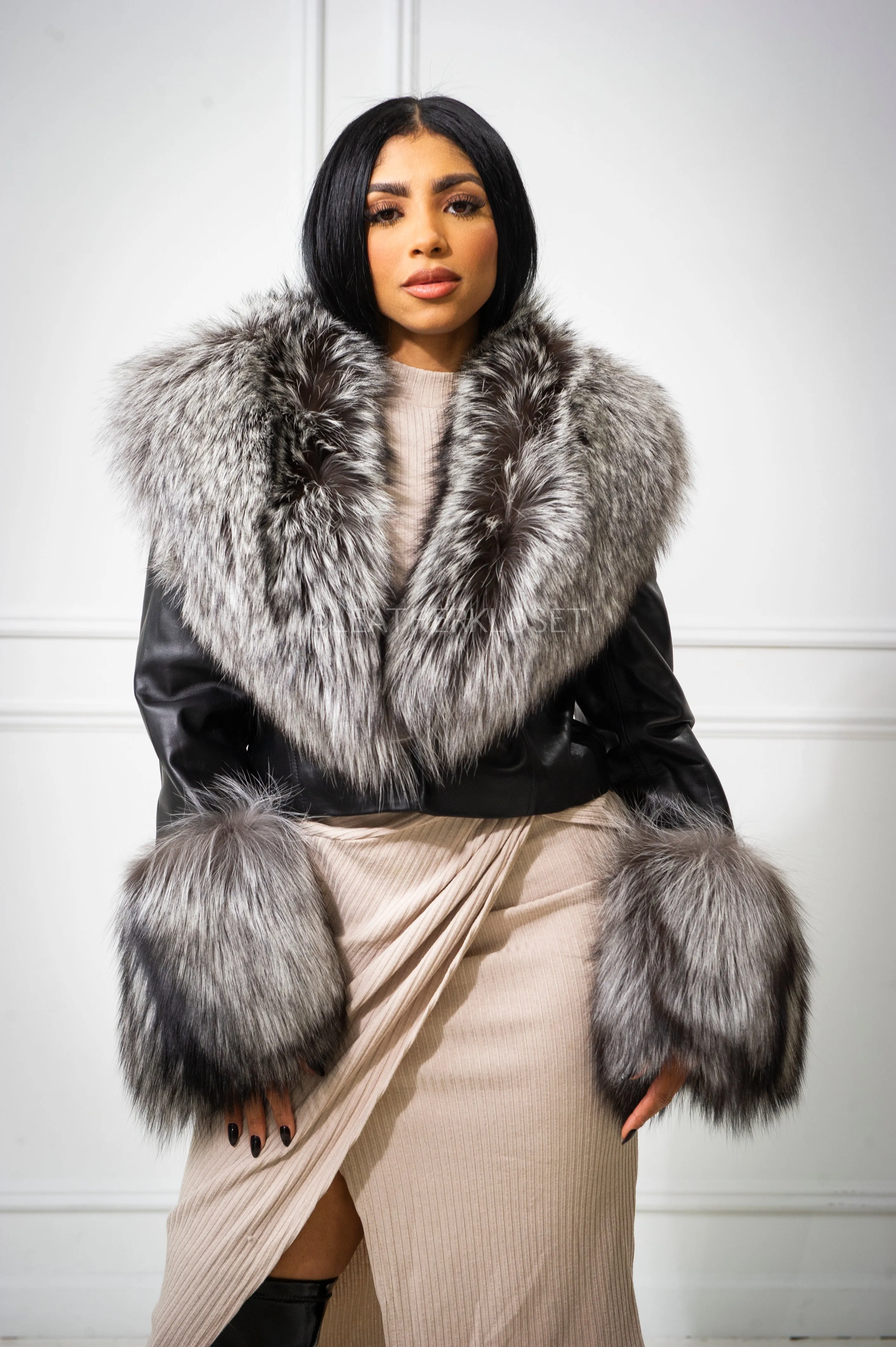 Women's Jade Cropped Leather And Fox Combo Jacket [Black/Silver]
